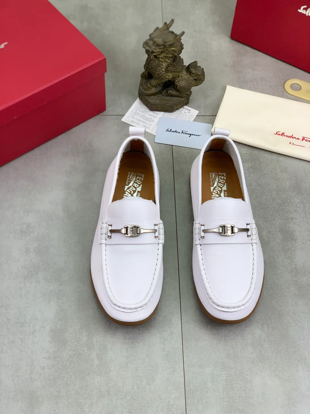 Men's shoes 💰P480 New model [Ferragamo/Ferragamo] Latest model Original imported calfskin, imported pigskin lining + original luxury metal buckle + original rubber outsole Soft and comfortable Size number: 38-44